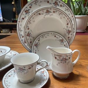 Noritake Fine China, Full Set China, service for 10.